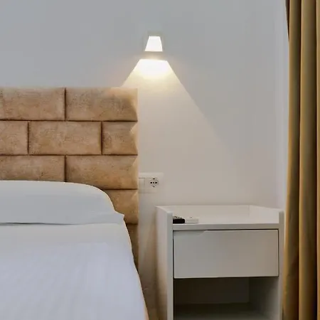 Jon'a Саранда