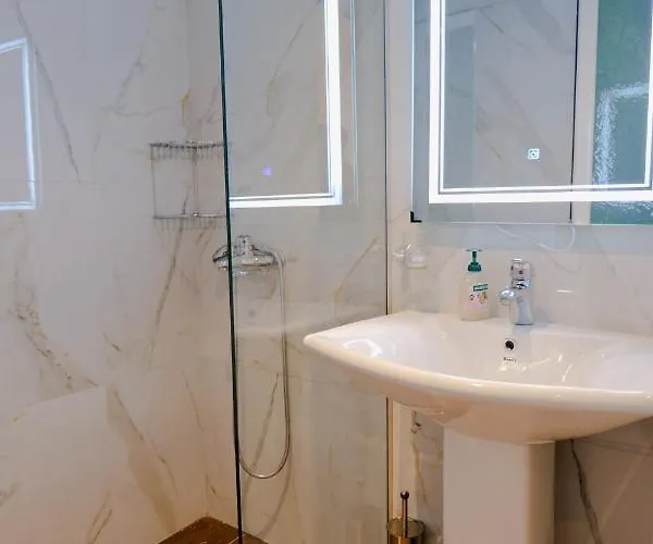 شقة Jon'a ساراندا