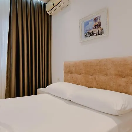 Jon'a Διαμέρισμα Σαράντα